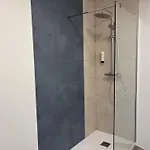 Contact Des Hotel