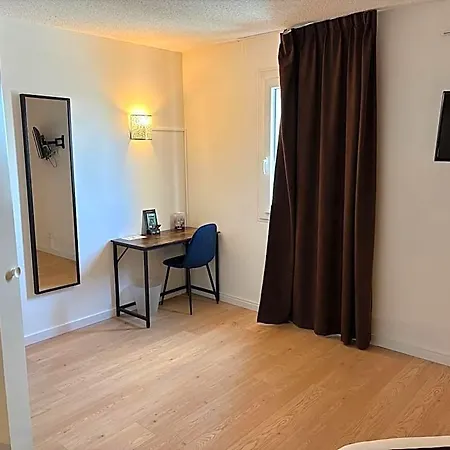 מלון Contact Des Etats-unis 3*