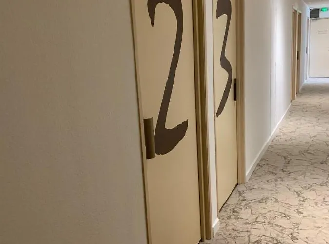 Отель Des Etats-unis Тулуза