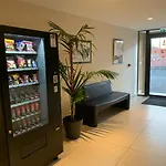 Contact Des Etats-unis Hotell 3*