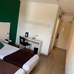 Contact Des Etats-unis Hotell 3*