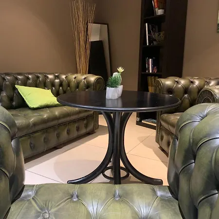 Hotel Contact Des
