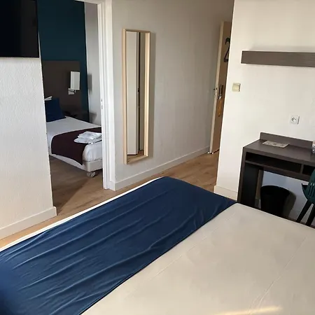 Hotel Contact Des 3*